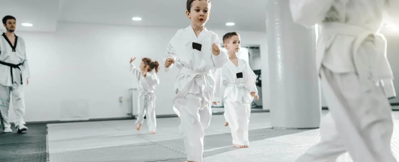 Judo czy karate dla dziecka? Który sport jest najlepszy dla Twojej pociechy?